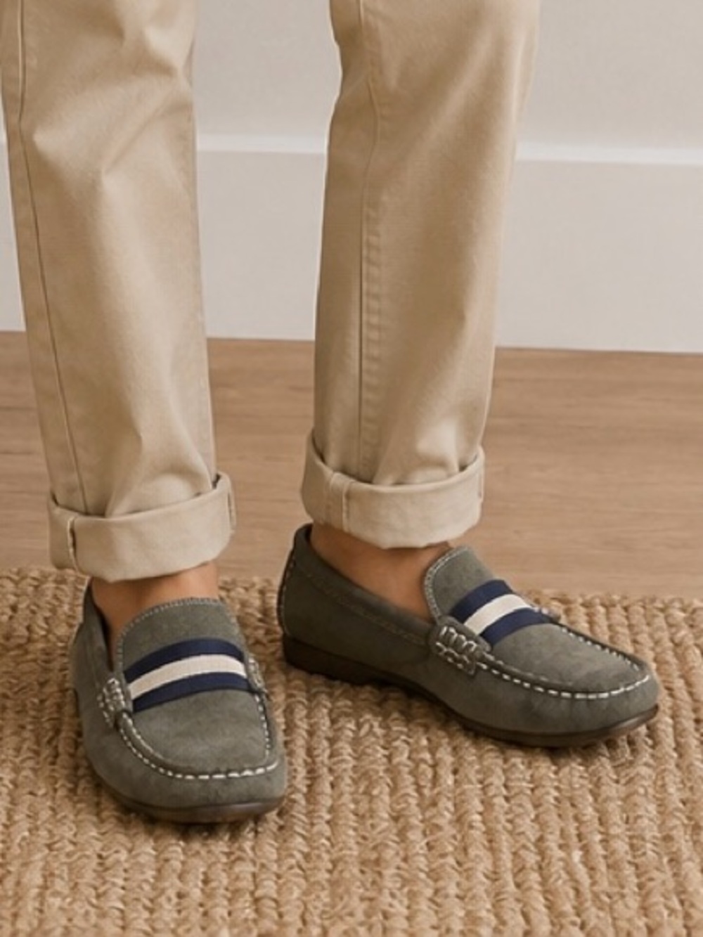 Florsheim Kids Grey Suede Moccasin Slip-On Loafers Memory Foam Size 3.5